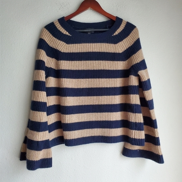 J. Crew Cashmere Ruffle-Sleeve Sweater size L NWT - Picture 4 of 8